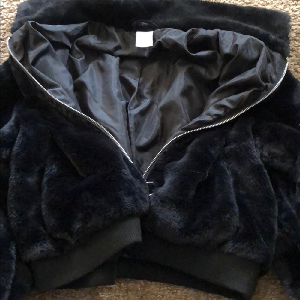 A black no boundaries large spring coat